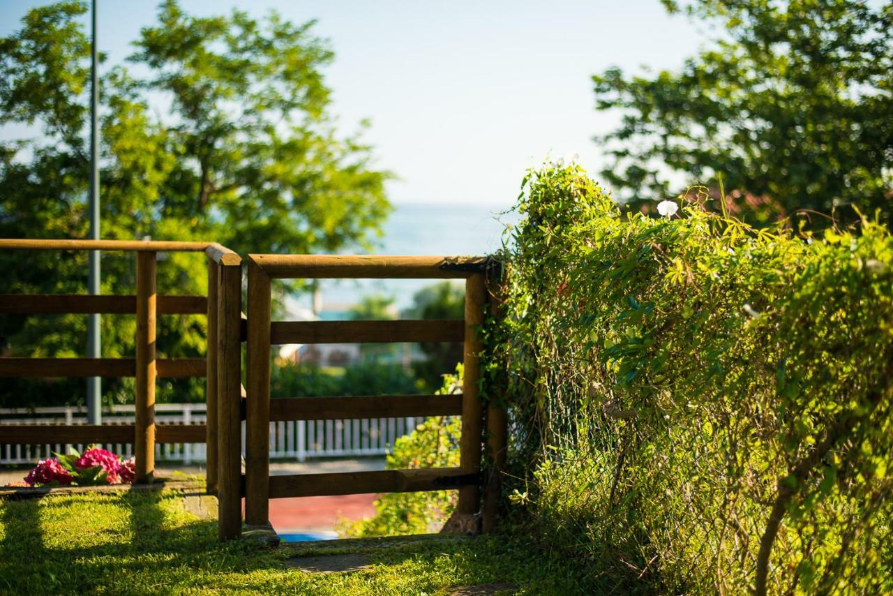 Casa De Las Flores - Apartamento Con Jardin Privado Frente A La Playa De Comillas Εξωτερικό φωτογραφία